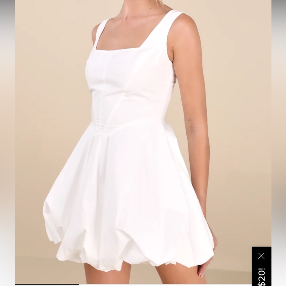 Elegant White Sleeveless Dress